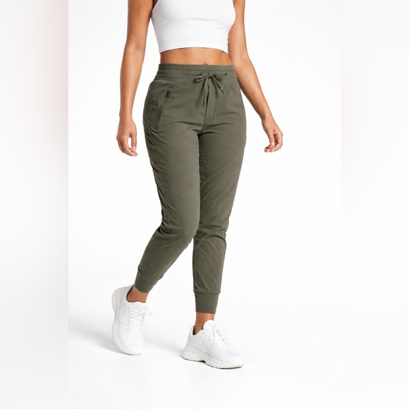 Athleta Pants - ATHLETA Women’s Olive Green Trekkie North Jogger Pants Size 12
